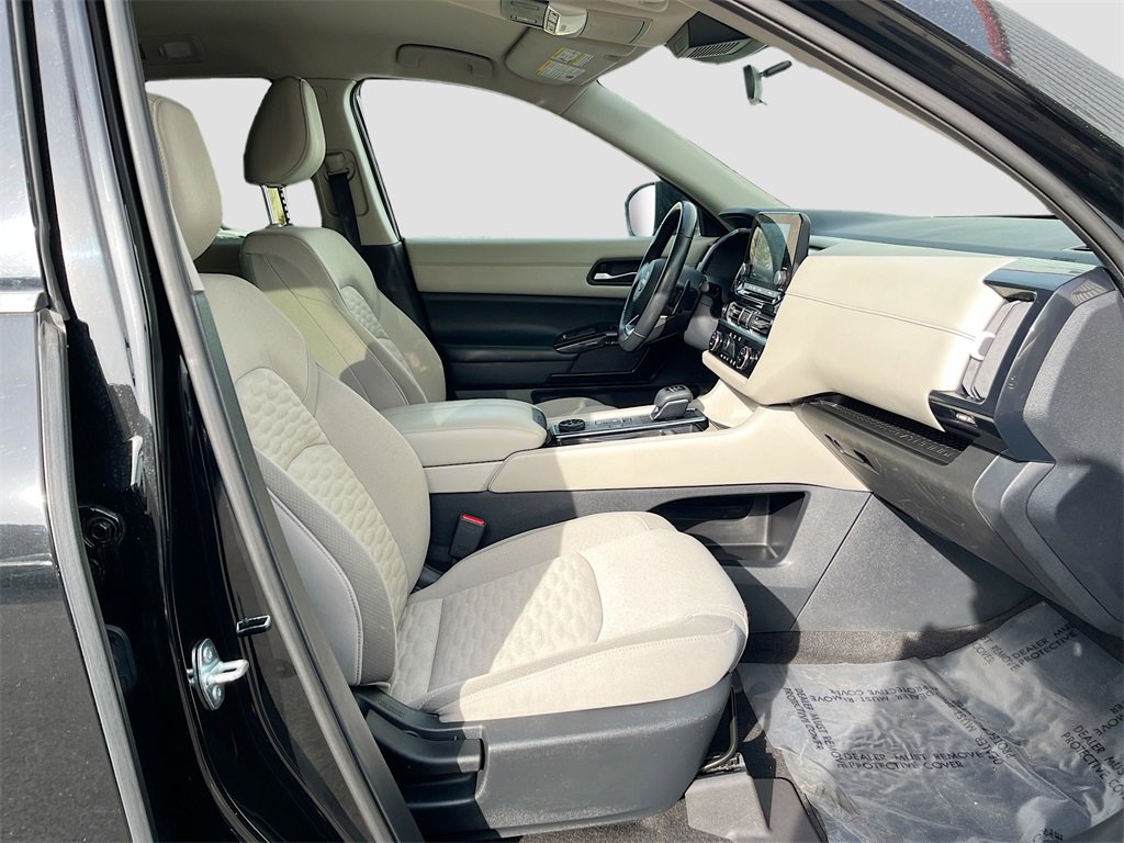 Used 2022 Nissan Pathfinder SV image 30