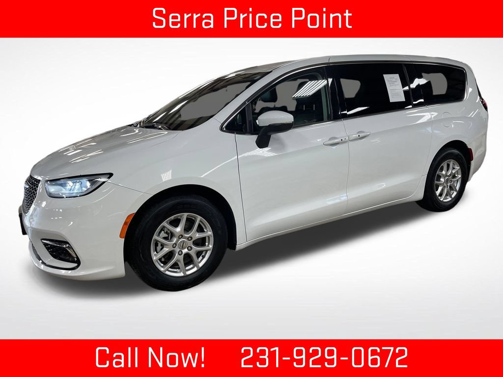 Used 2023 Chrysler Pacifica Touring-L