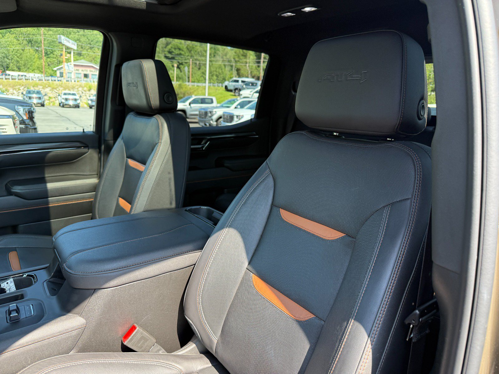Certified 2024 GMC Sierra 1500 AT4 w/ AT4 Preferred Package AWD/4WD image 14
