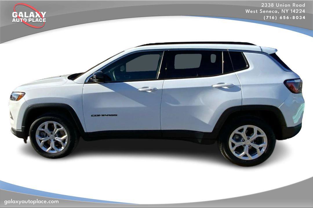 Used 2024 Jeep Compass Latitude AWD/4WD image 8