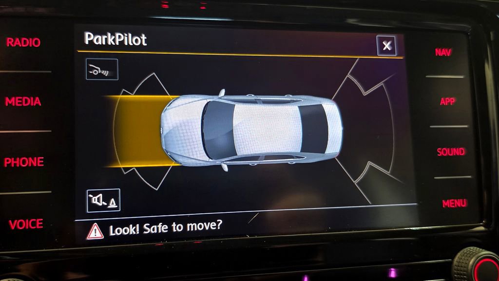 Used 2022 Volkswagen Passat 2.0T FWD image 37