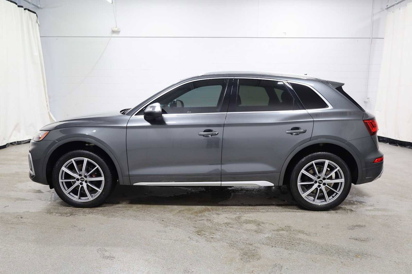Used 2023 Audi SQ5 Premium Plus w/ Premium Plus Package image 2
