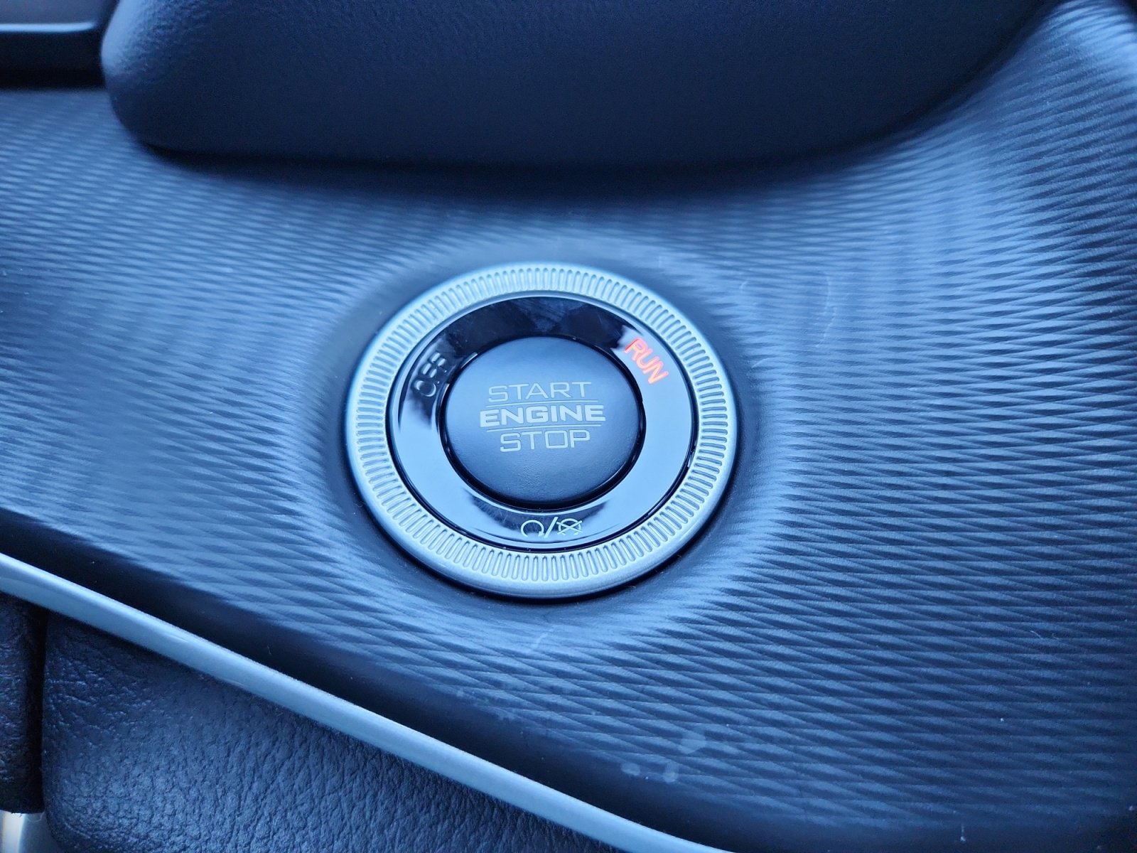 New 2025 Jeep Grand Cherokee Altitude image 30