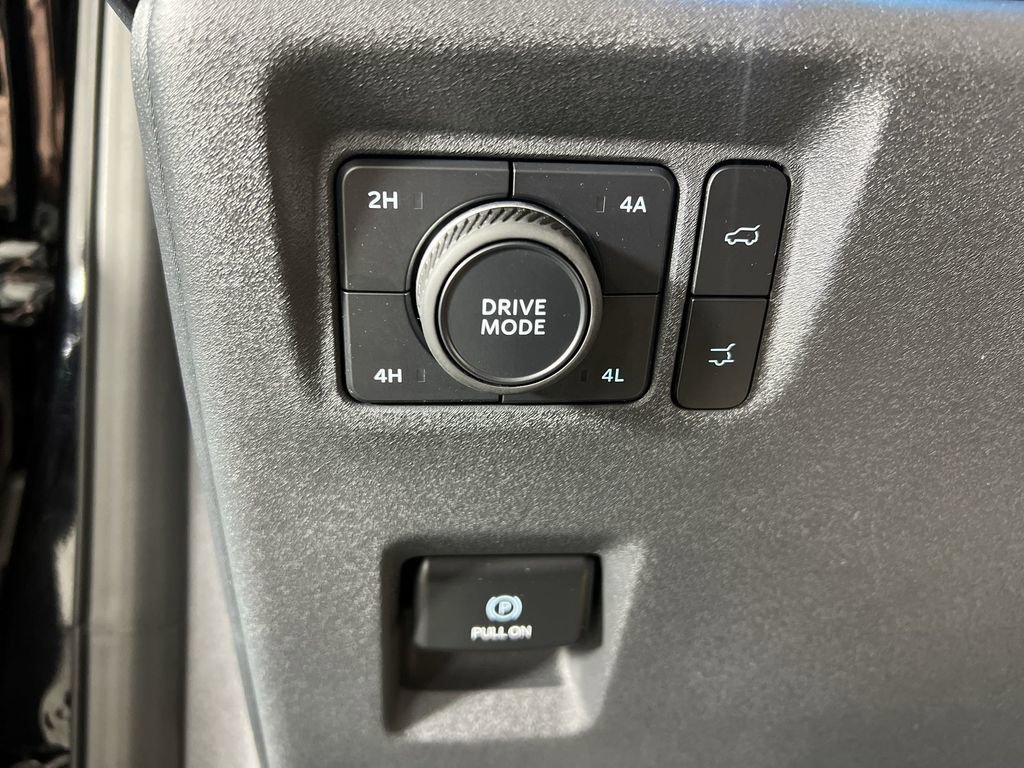 Used 2025 Ford Expedition King Ranch image 19