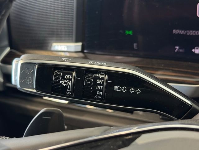 New 2026 Cadillac Escalade Luxury image 30