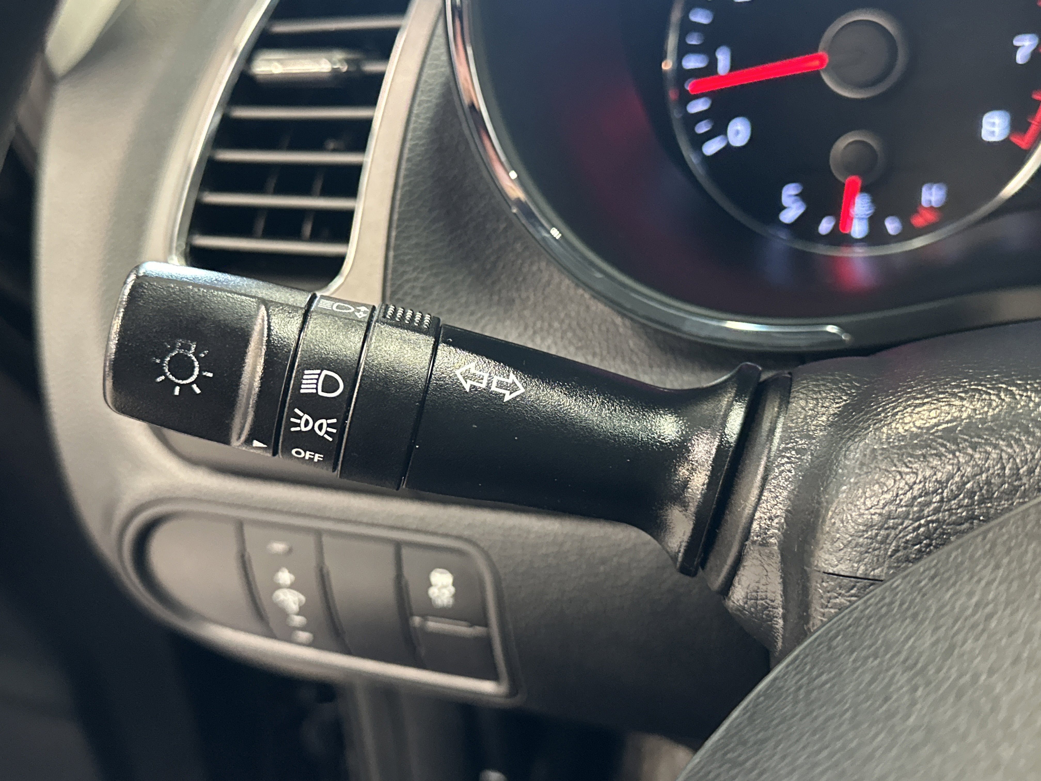 Used 2017 Kia Forte LX image 29