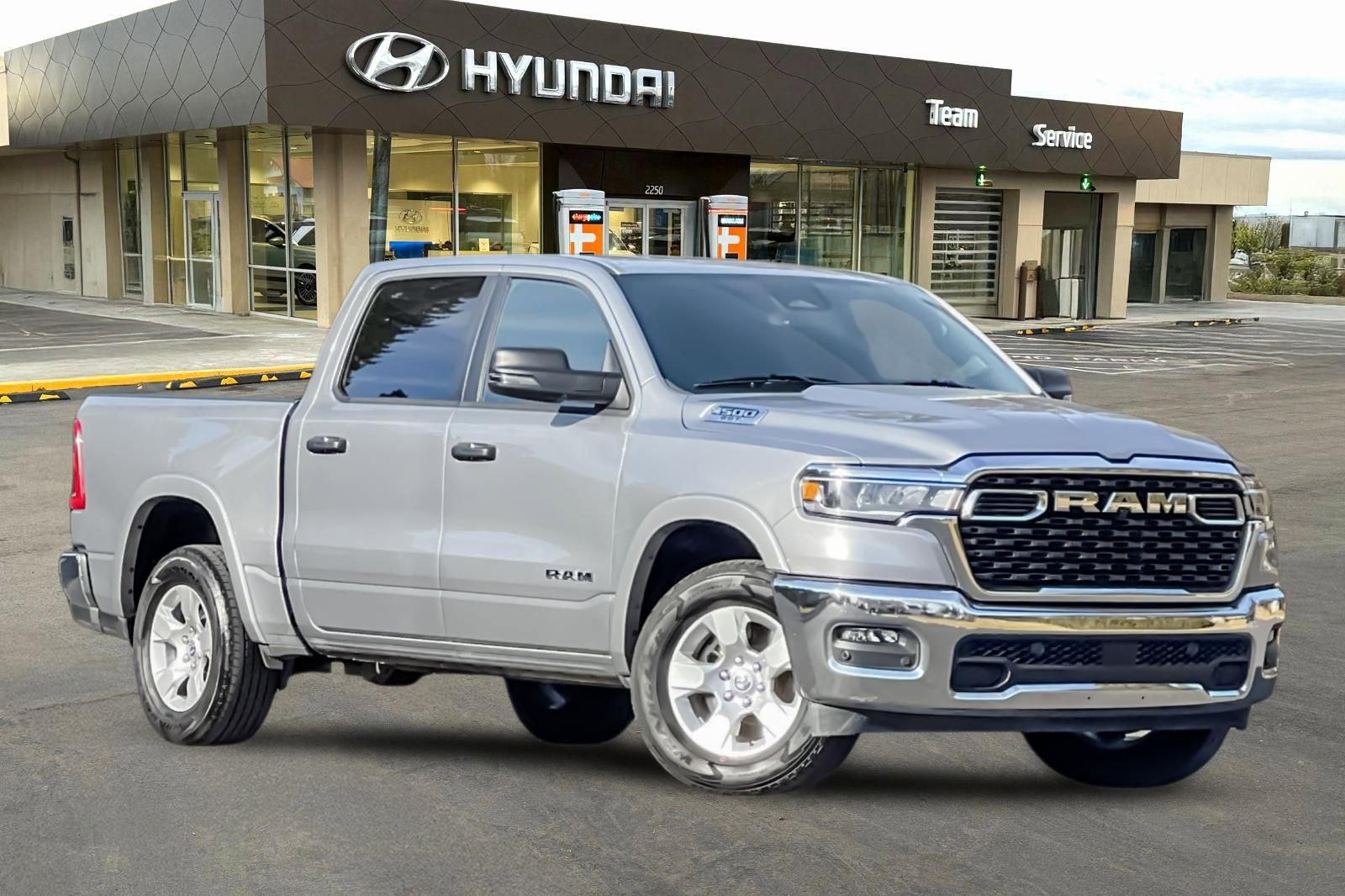 Used 2025 RAM 1500 Big Horn image 2