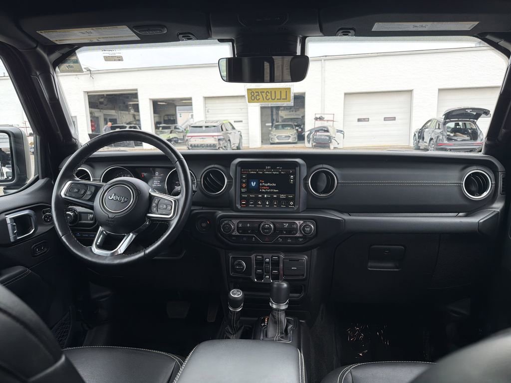 Used 2023 Jeep Wrangler Unlimited Sahara w/ Cold Weather Group AWD/4WD image 19
