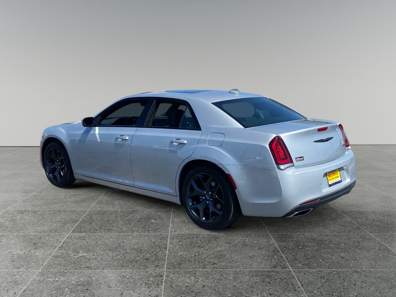 Used 2023 Chrysler 300 S RWD image 3