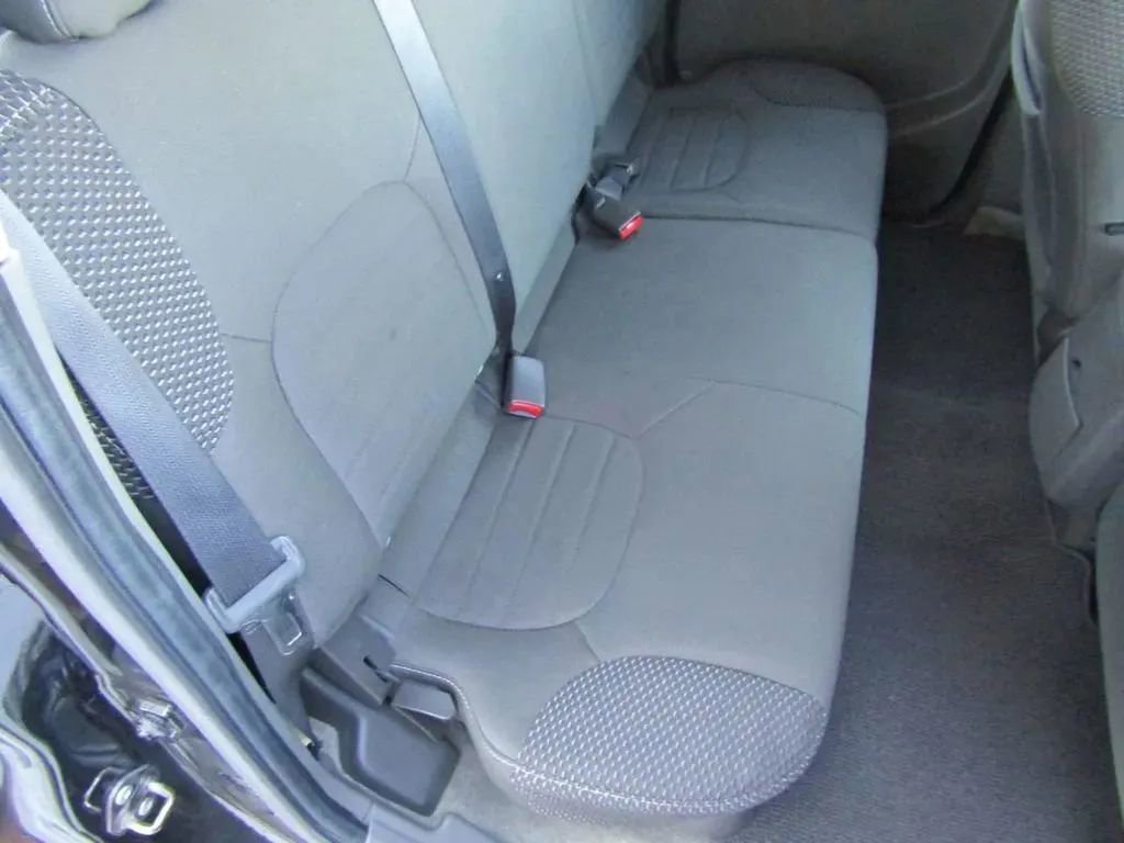 Used 2016 Nissan Frontier Desert Runner image 32