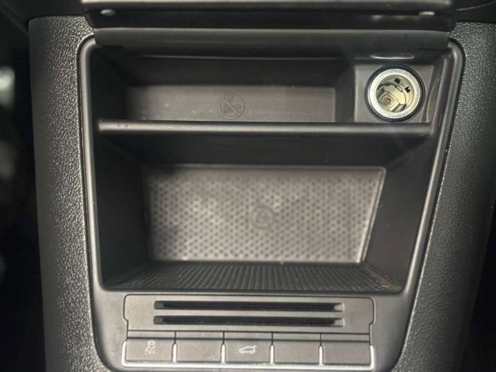 Used 2011 Volkswagen Tiguan S image 20