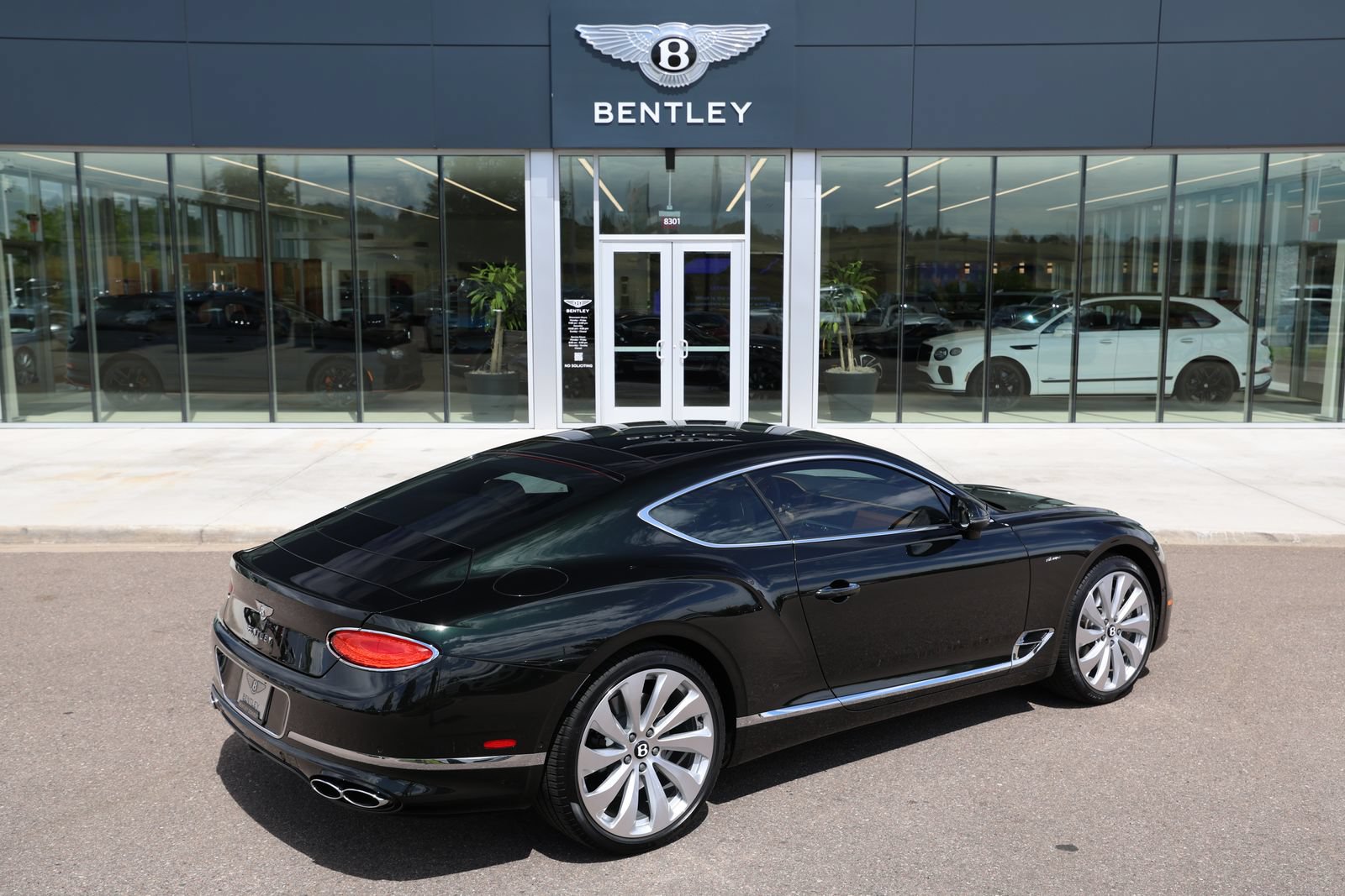 Used 2024 Bentley Continental GT Azure AWD/4WD image 3
