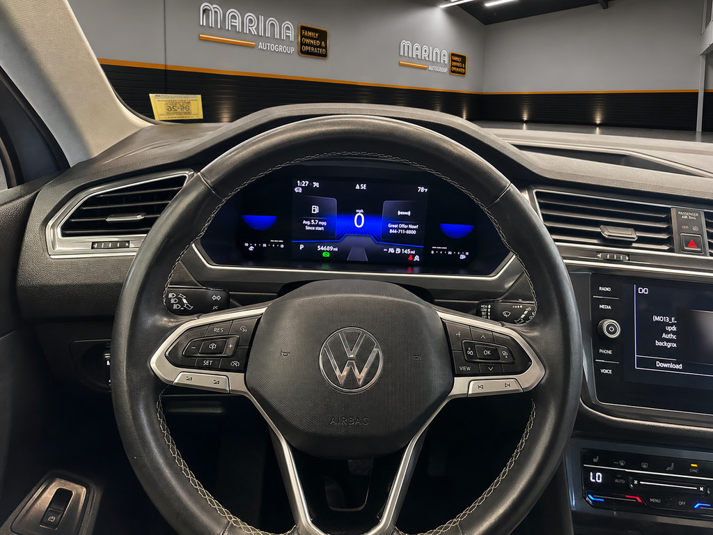 Used 2023 Volkswagen Tiguan SE AWD/4WD image 3