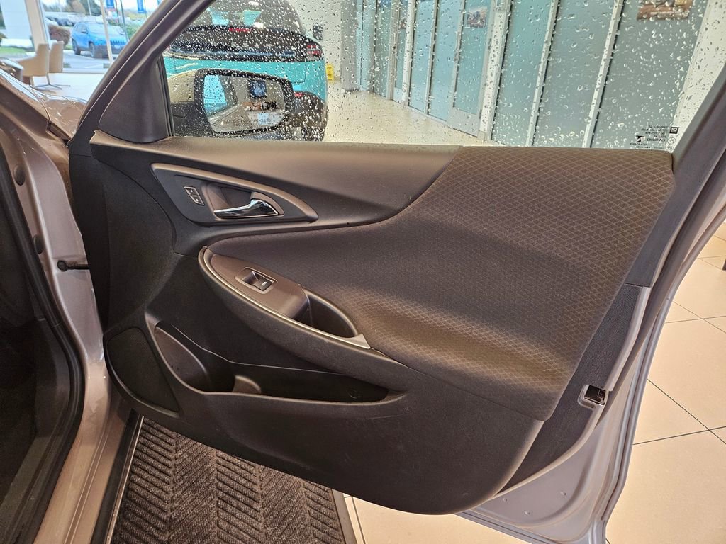 Used 2022 Chevrolet Malibu RS image 23