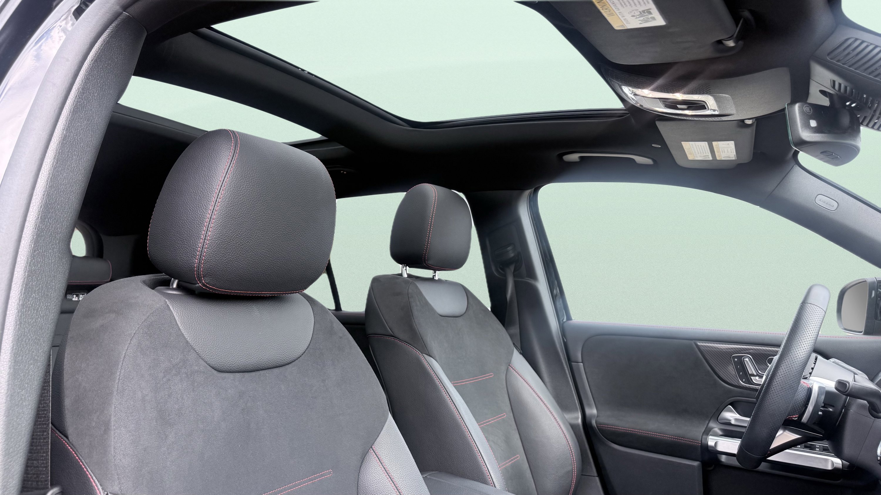 Used 2024 Mercedes-Benz GLB 250 image 47