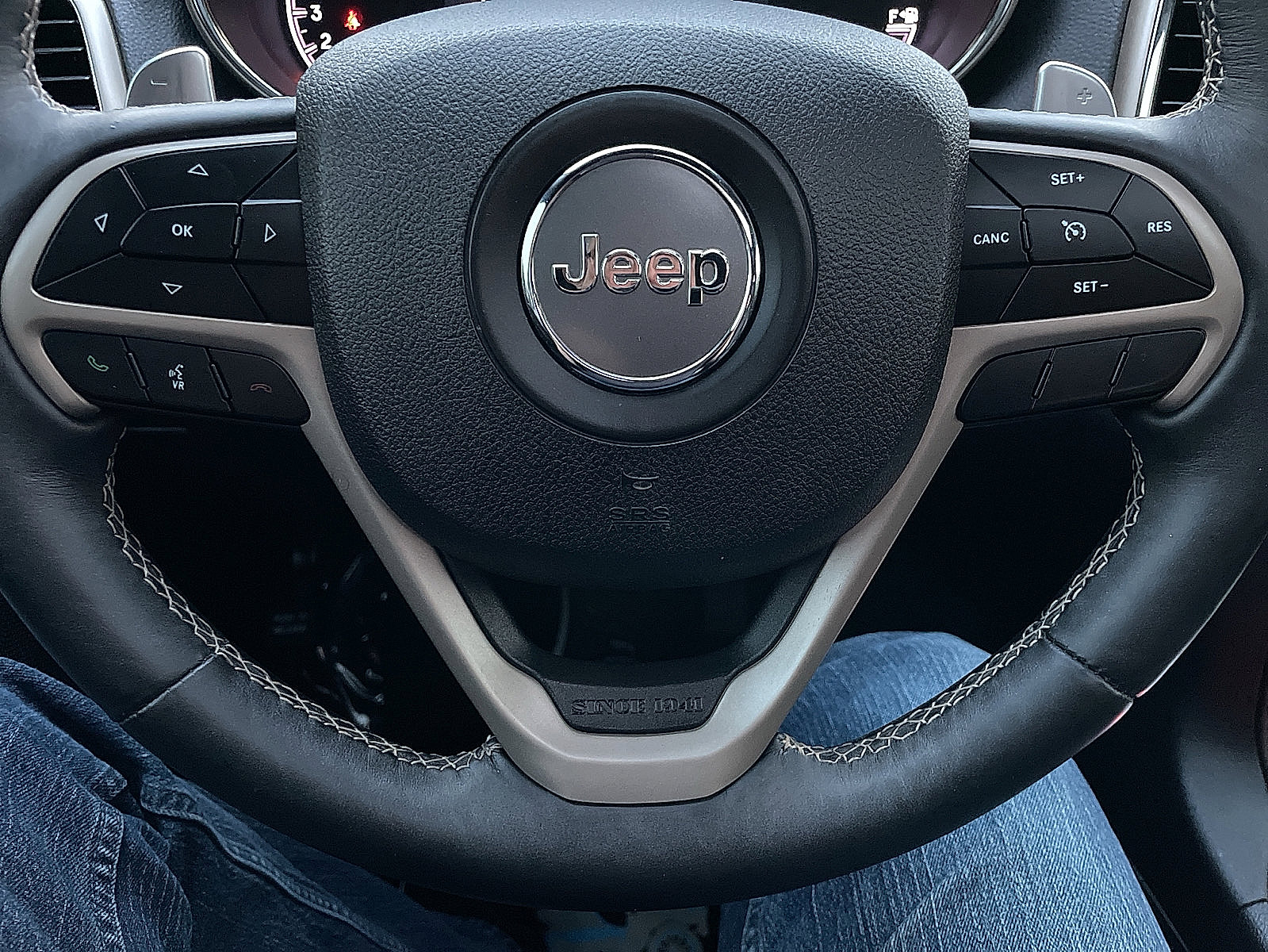 Used 2017 Jeep Grand Cherokee Limited image 49