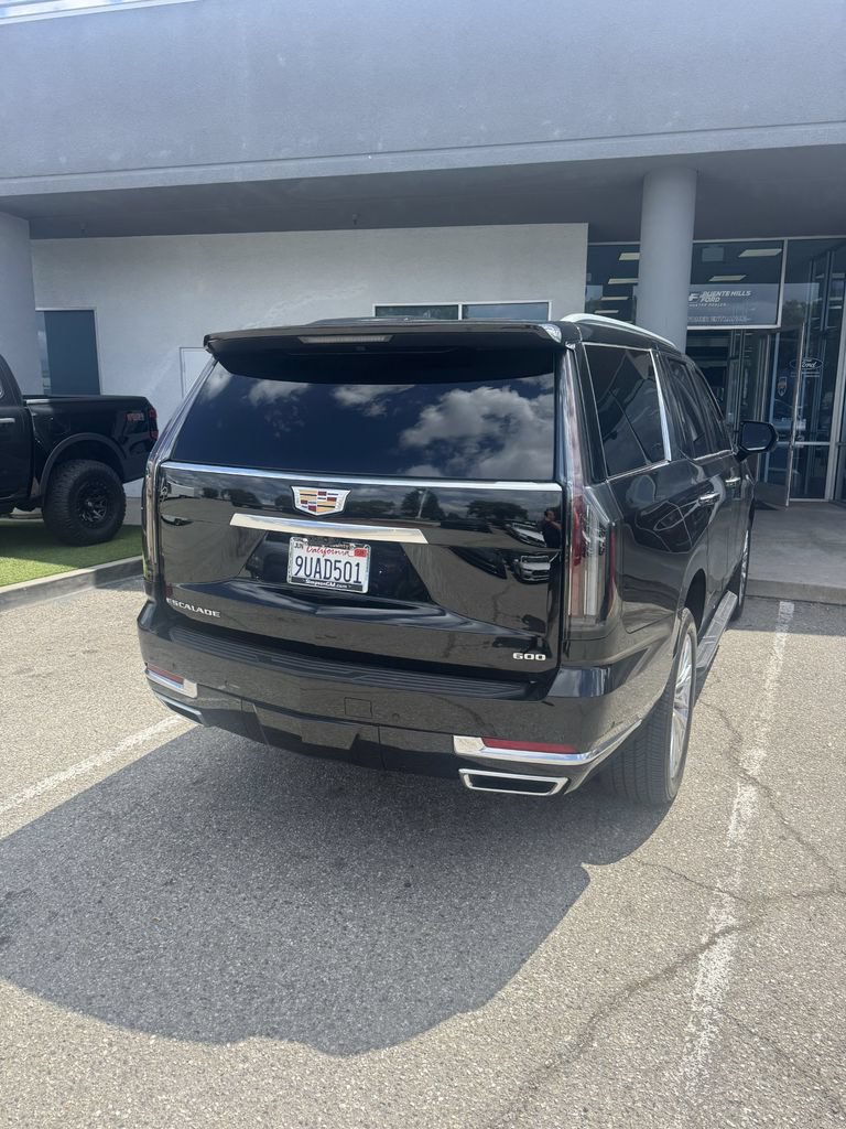 Used 2025 Cadillac Escalade Premium Luxury AWD/4WD image 3