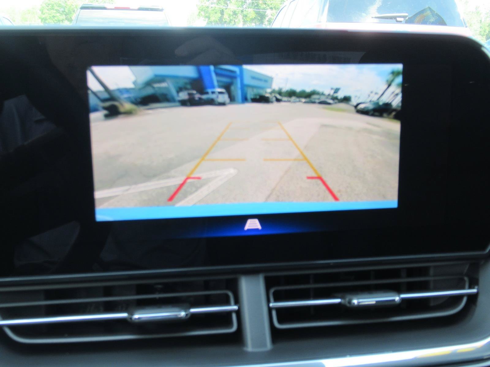 Used 2024 Chevrolet Trax RS w/ Sunroof Package FWD image 32