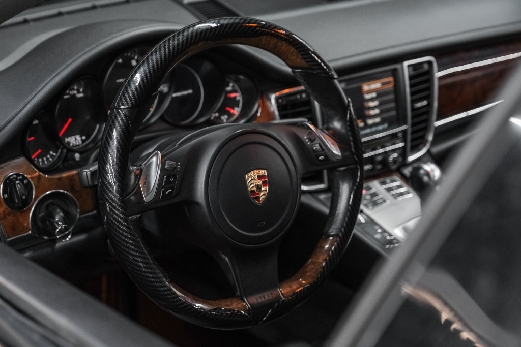 Used 2012 Porsche Panamera 4 image 12