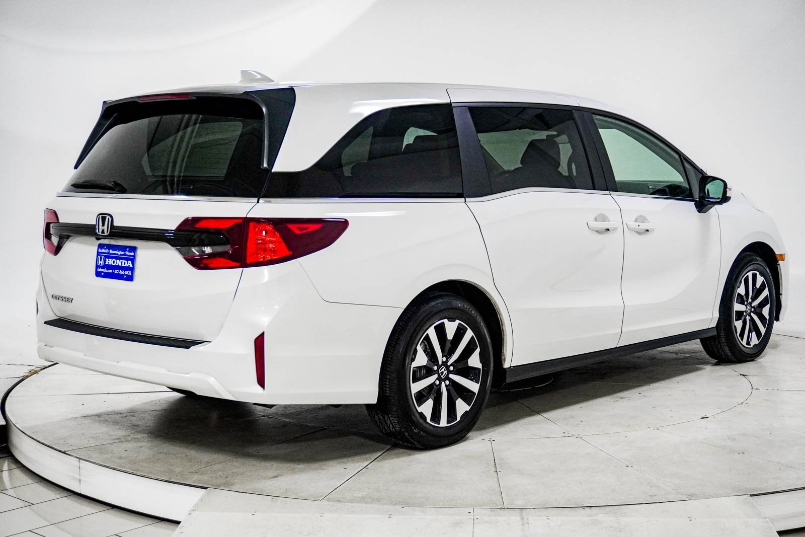 Certified 2026 Honda Odyssey EX-L image 11