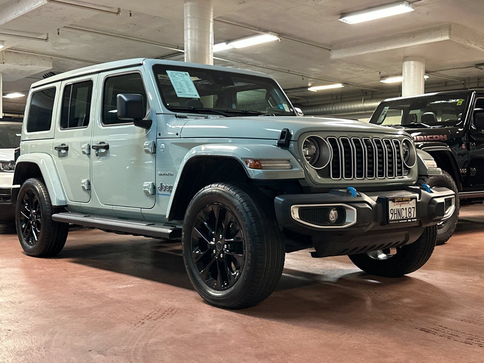 Used 2024 Jeep Wrangler Unlimited Sahara w/ Technology Group AWD/4WD image 7