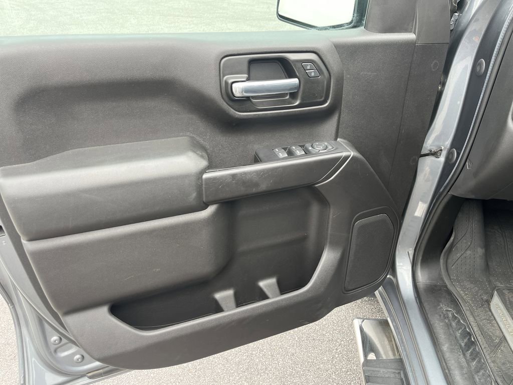 Used 2020 Chevrolet Silverado 1500 Custom w/ Custom Value Package image 18