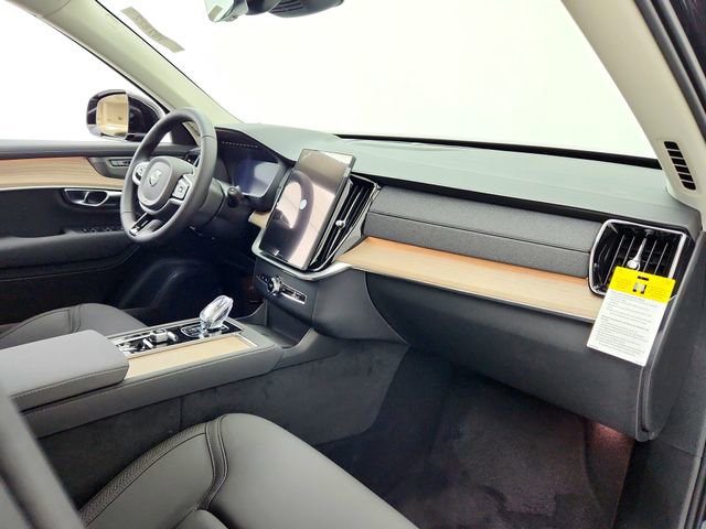 New 2026 Volvo XC90 B6 Plus w/ Protection Package Premier image 17