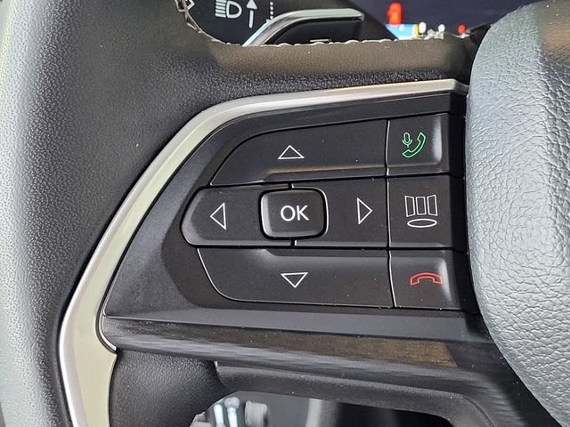 Used 2023 Jeep Grand Cherokee L Laredo AWD/4WD image 24