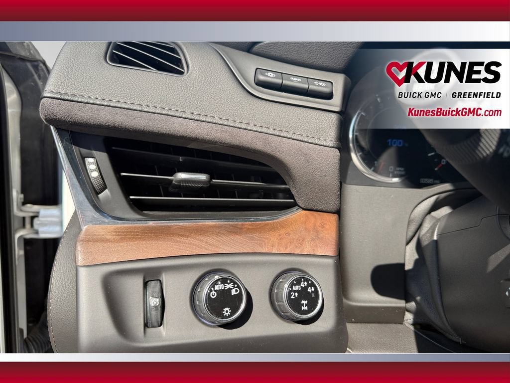 Used 2016 Cadillac Escalade Luxury AWD/4WD image 14