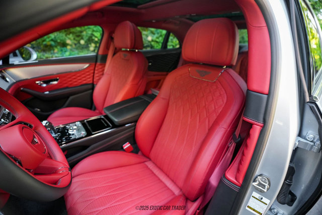 Used 2022 Bentley Flying Spur V8 image 28