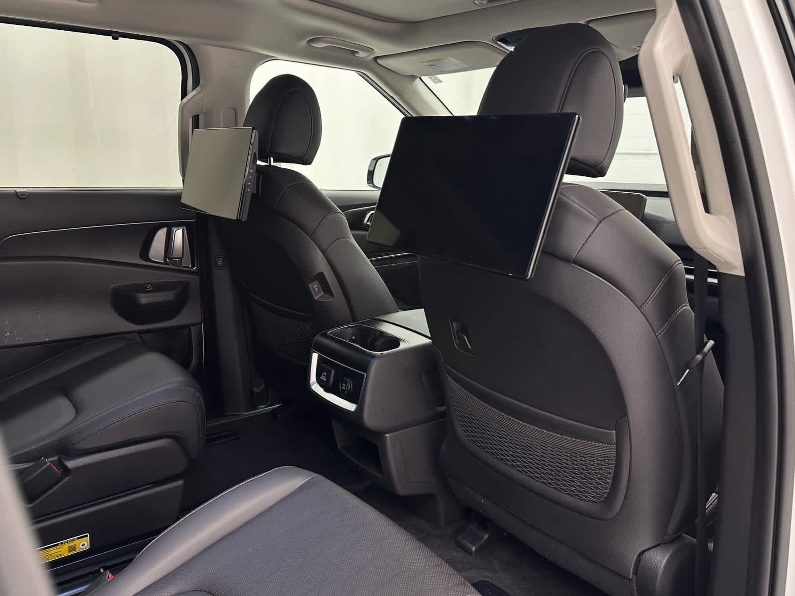 Used 2025 Kia Carnival SX FWD image 21