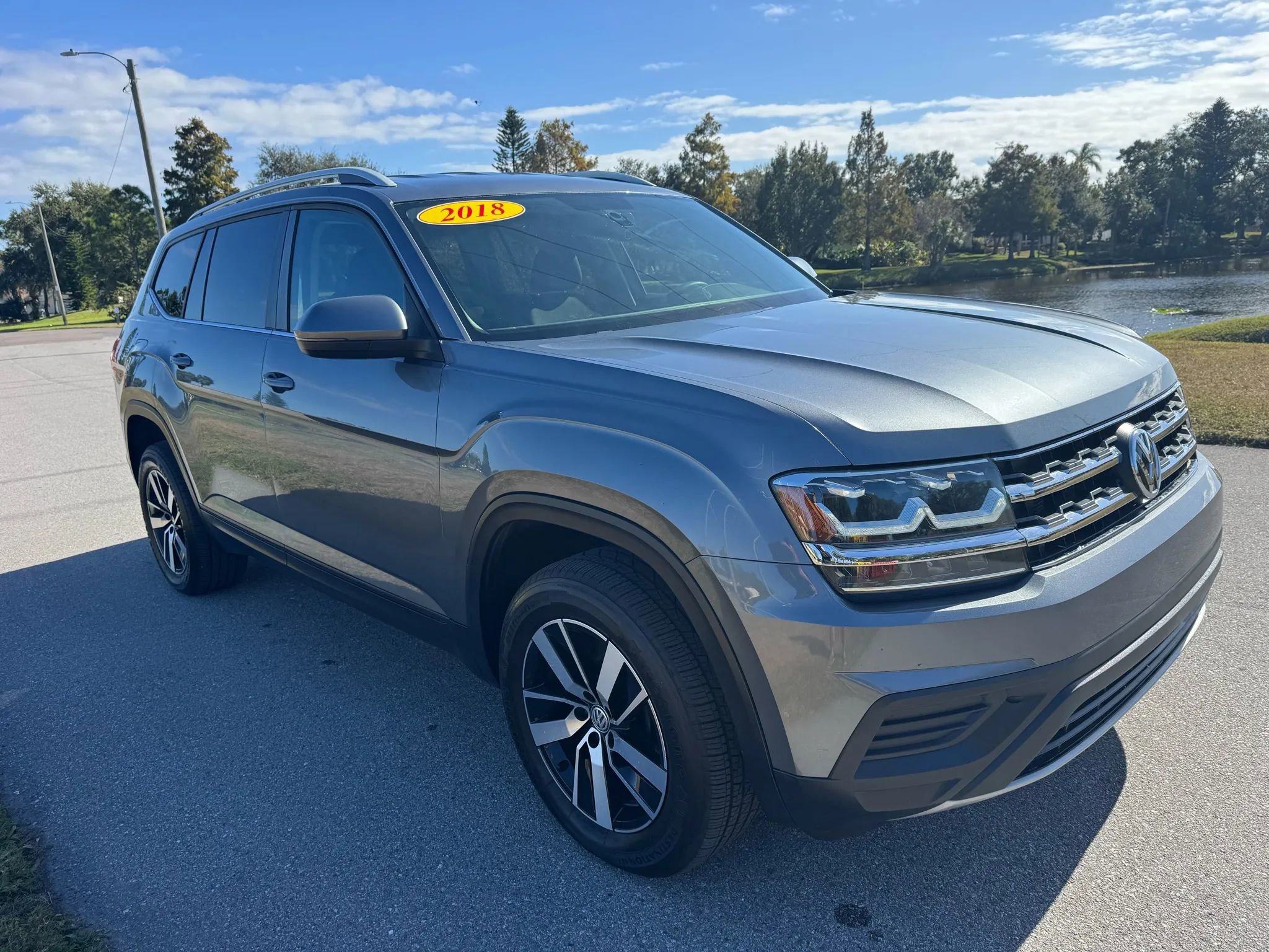 Used 2018 Volkswagen Atlas S image 2