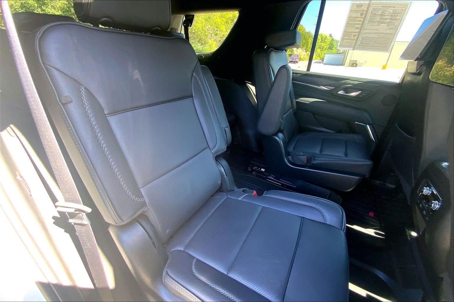 Used 2023 GMC Yukon Denali w/ Denali Reserve Package AWD/4WD image 24