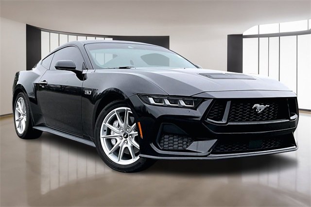 Used 2024 Ford Mustang GT Premium image 3