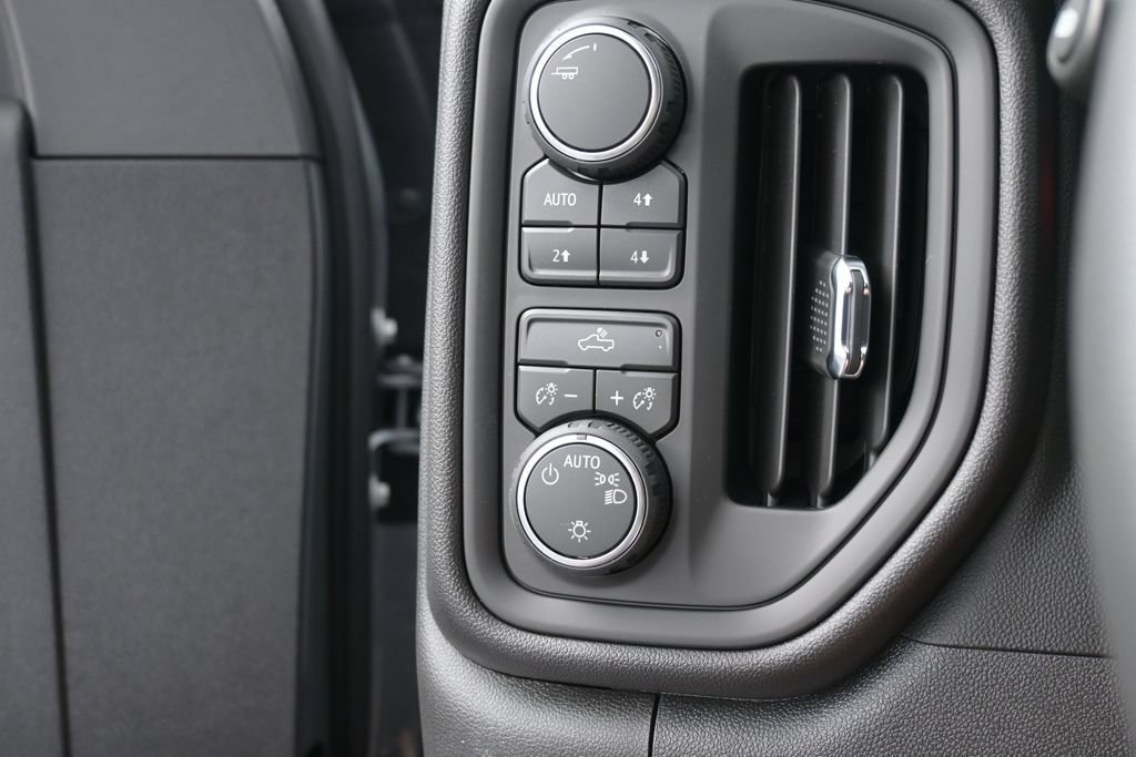 New 2026 Chevrolet Silverado 1500 Custom Trail Boss w/ Dark Appearance Package AWD/4WD image 26