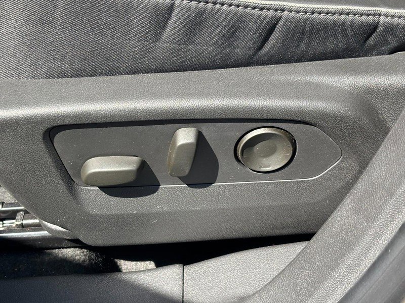 Used 2022 Buick Envision Essence w/ Safety Package image 15
