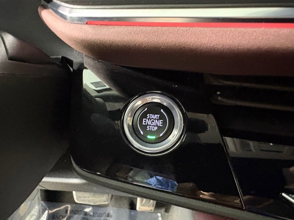 Used 2025 Buick Envision Sport Touring image 22
