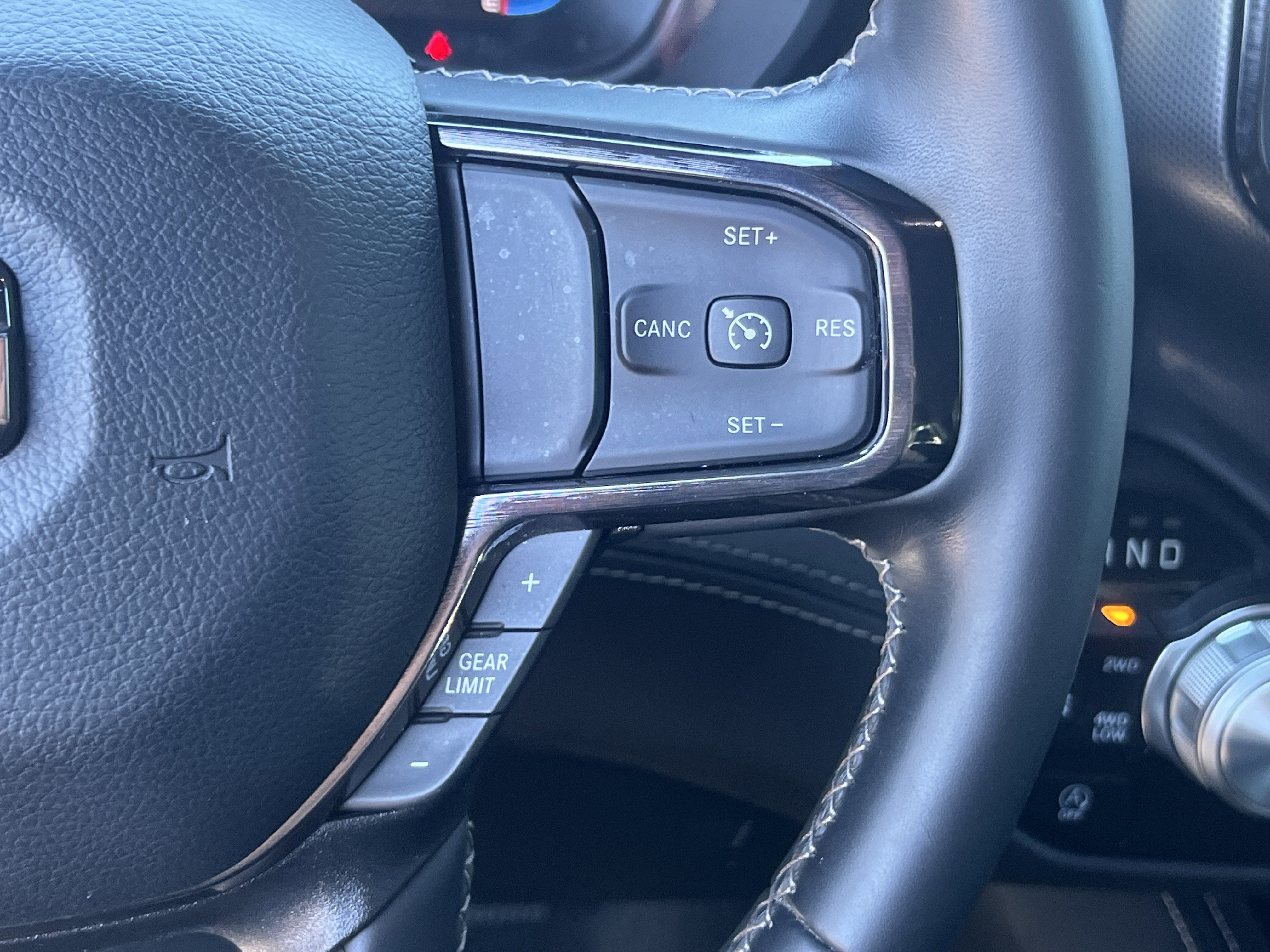 Used 2023 RAM 1500 Limited AWD/4WD image 32