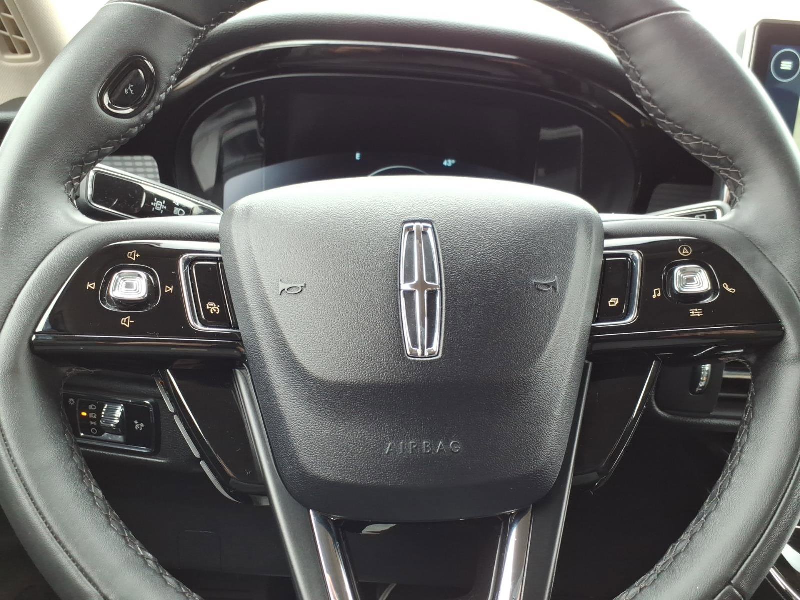 Used 2023 Lincoln Corsair AWD w/ Equipment Group 101A image 21