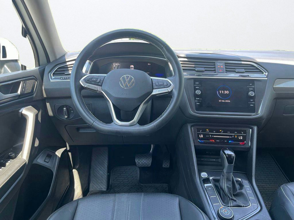 Certified 2024 Volkswagen Tiguan SE AWD/4WD image 20