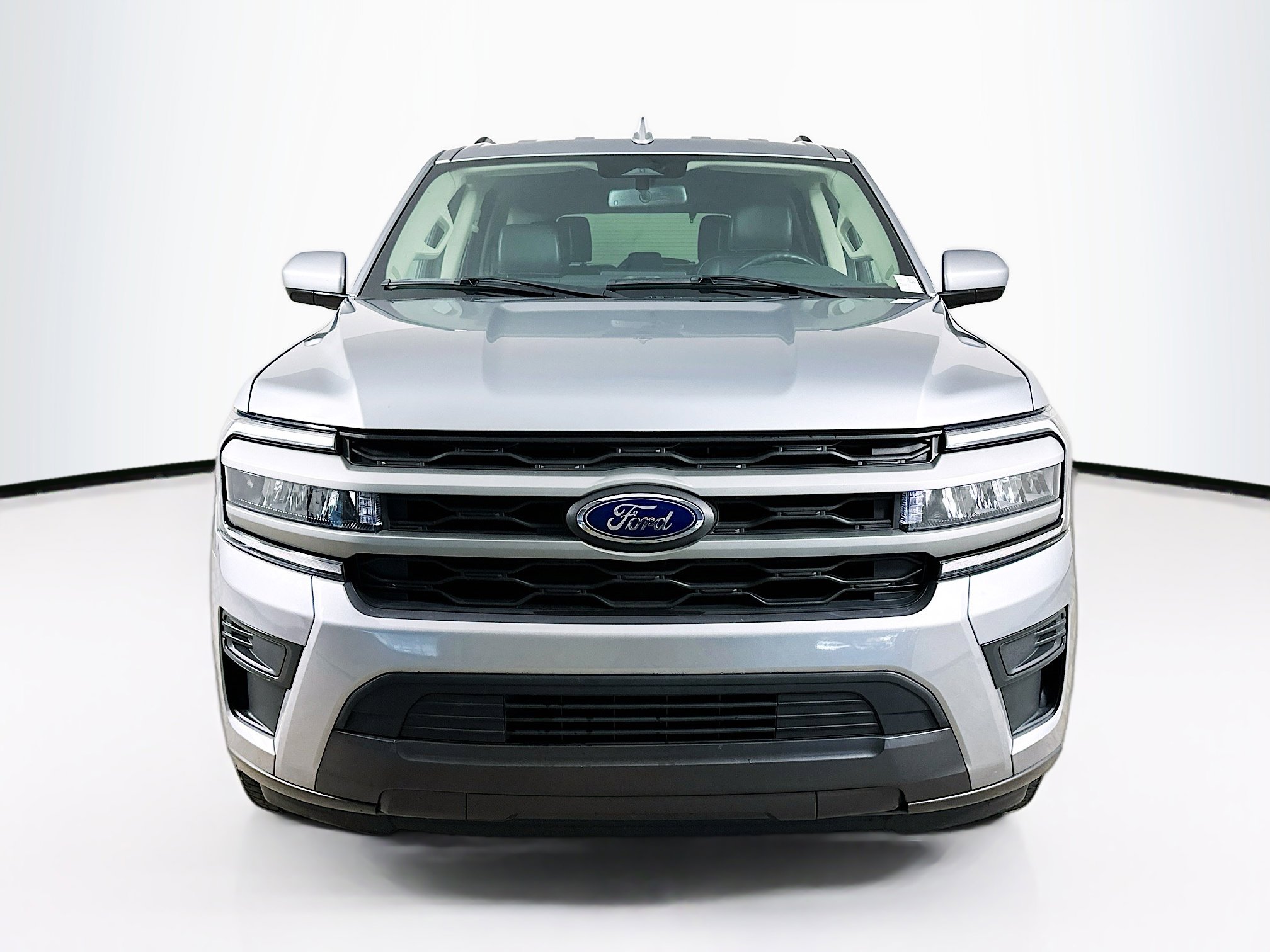 Used 2024 Ford Expedition XLT image 2