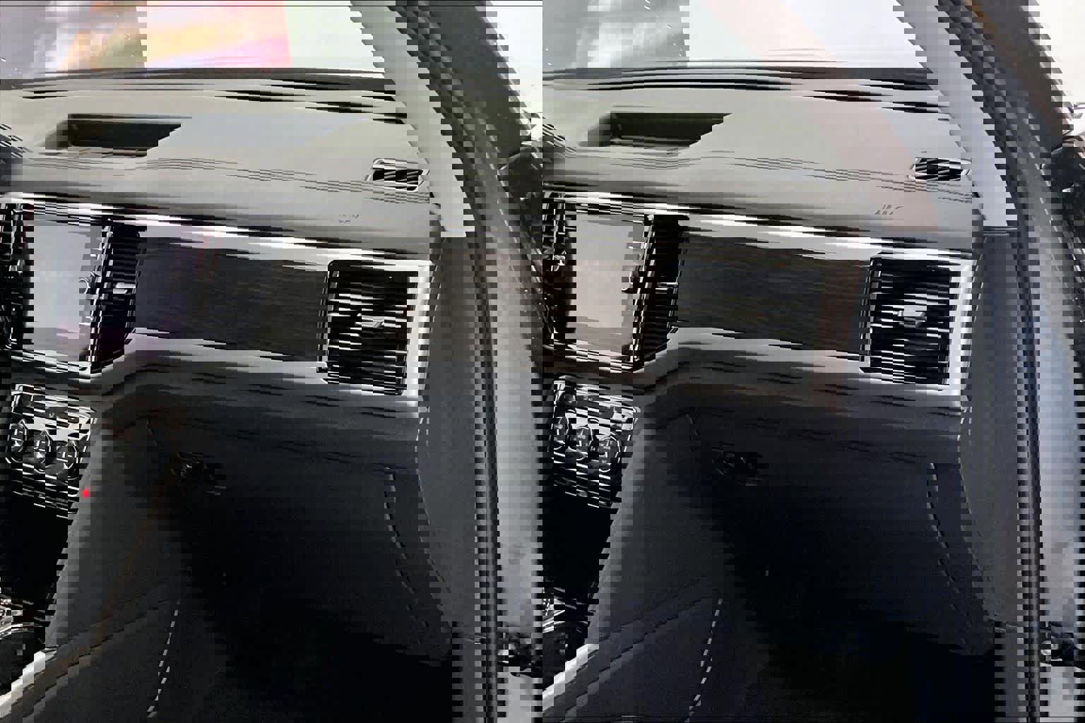 Used 2023 Volkswagen Atlas SE w/ Panoramic Sunroof Package image 19