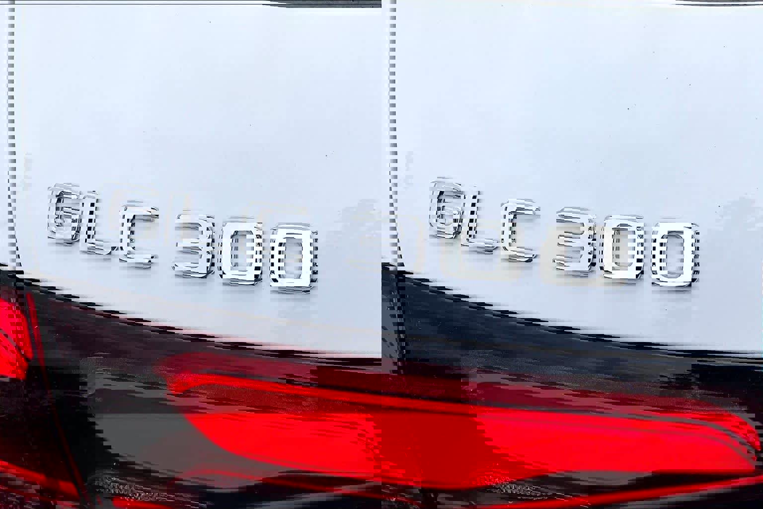 Used 2024 Mercedes-Benz GLC 300 4MATIC image 31