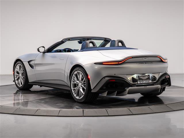 Used 2023 Aston Martin V8 Vantage Roadster image 2