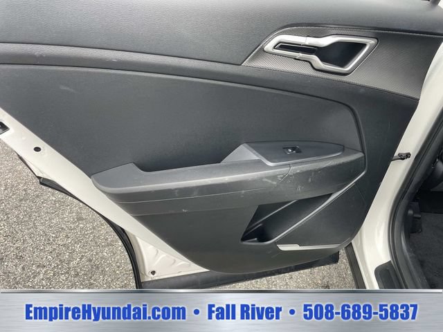 Used 2024 Kia Sportage LX AWD/4WD image 16