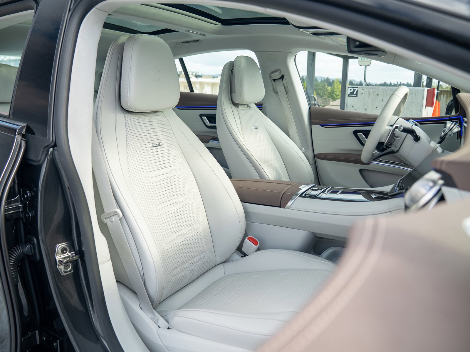 Used 2025 Mercedes-Benz EQS AMG 4MATIC image 28