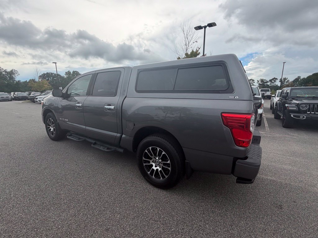 Used 2021 Nissan Titan SV w/ SV Convenience Package RWD image 16