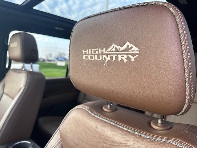 Used 2021 Chevrolet Suburban High Country AWD/4WD image 17