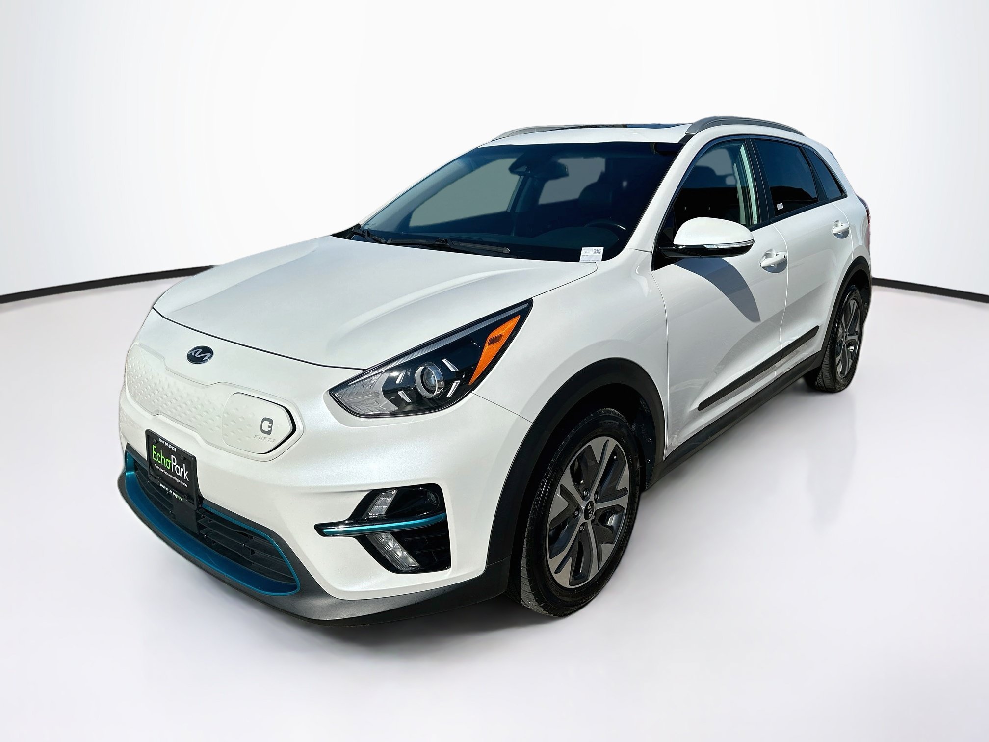Used 2020 Kia Niro EX Premium w/ Cold Weather Package FWD image 3