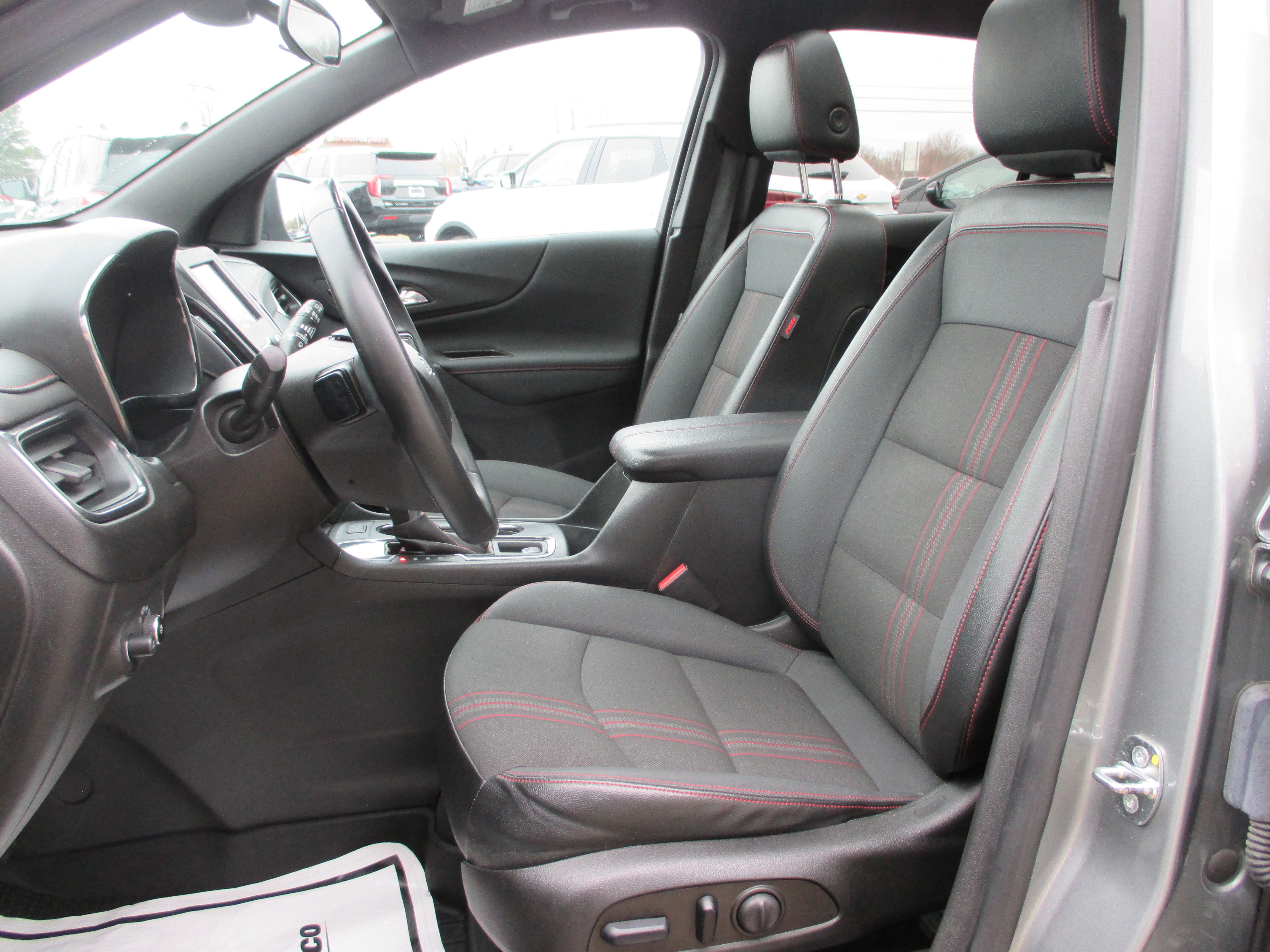 Used 2023 Chevrolet Equinox RS w/ LPO, Floor Liner Package image 13